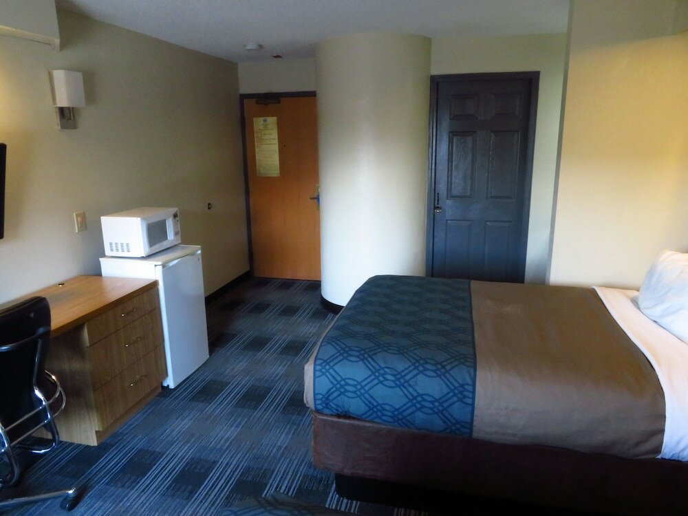 Фото Rodeway Inn At Six Flags