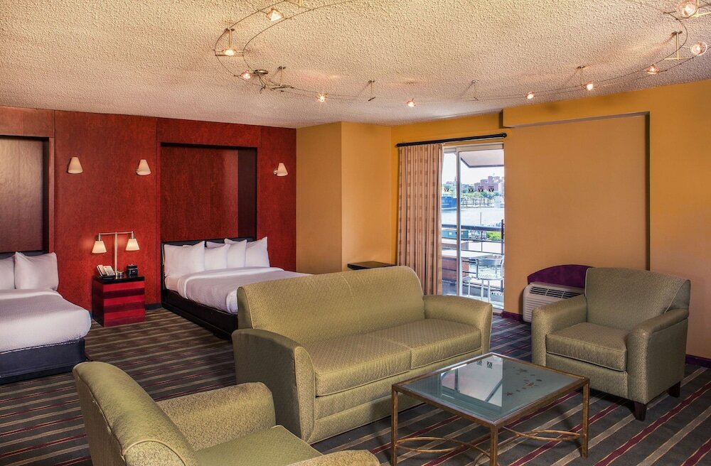 Фото Pier 5 Hotel Baltimore, Curio Collection by Hilton