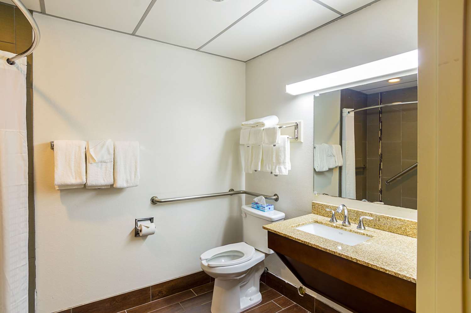 Фото Quality Suites