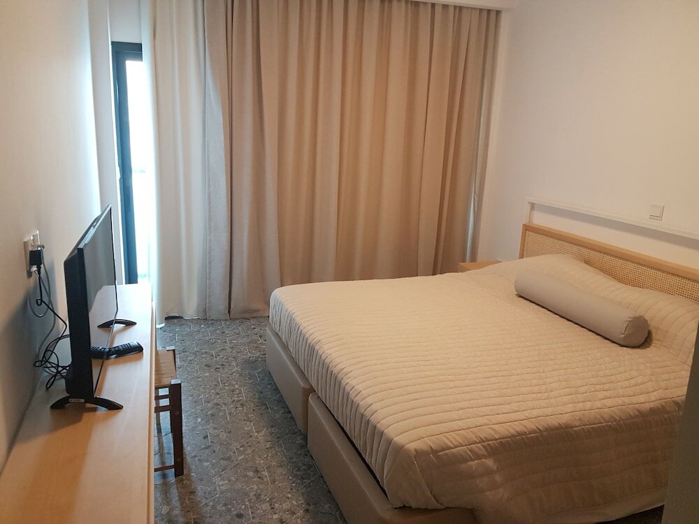 Фото E. J. Pyrgos Bay Hotel