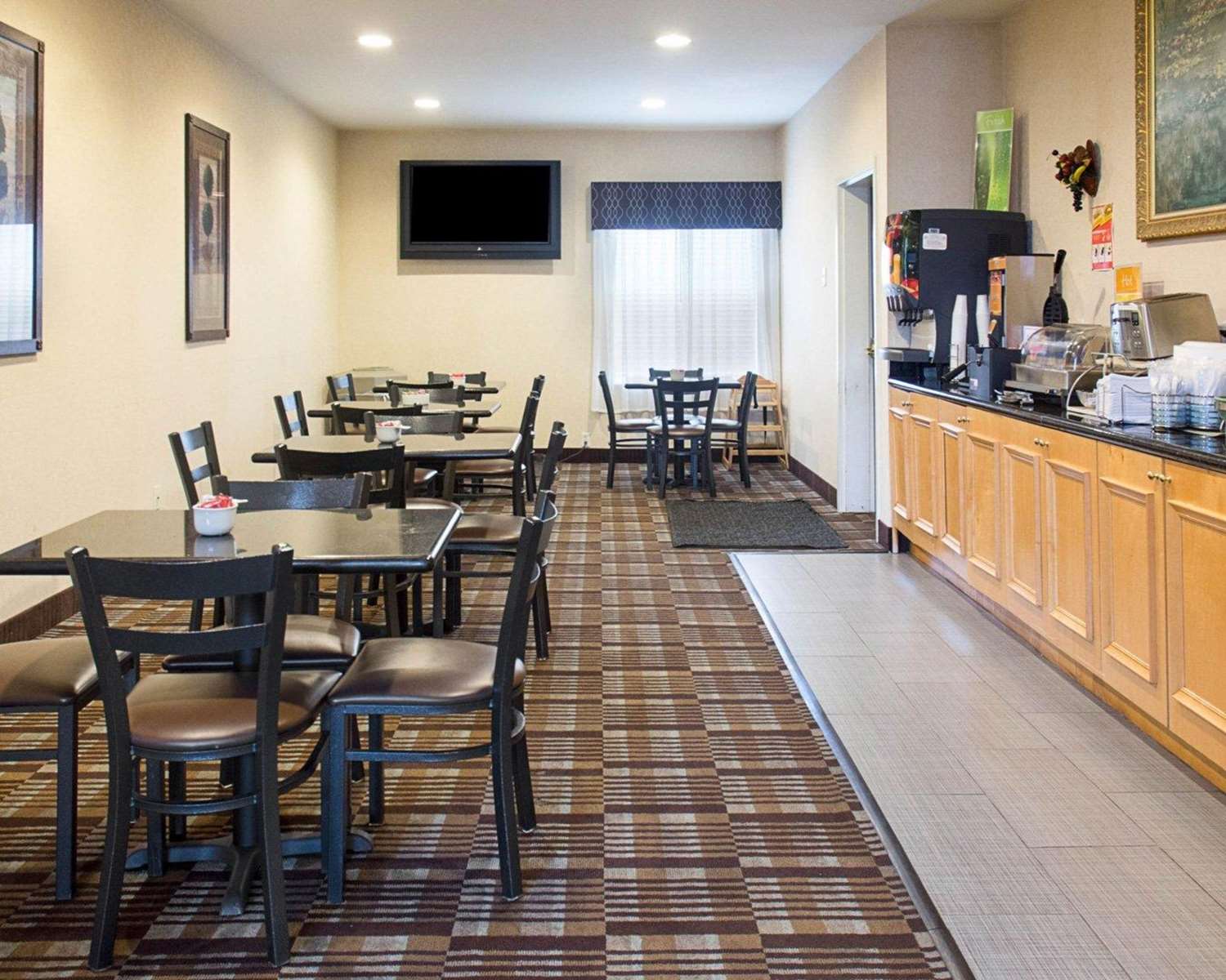 Фото Quality Inn and Suites