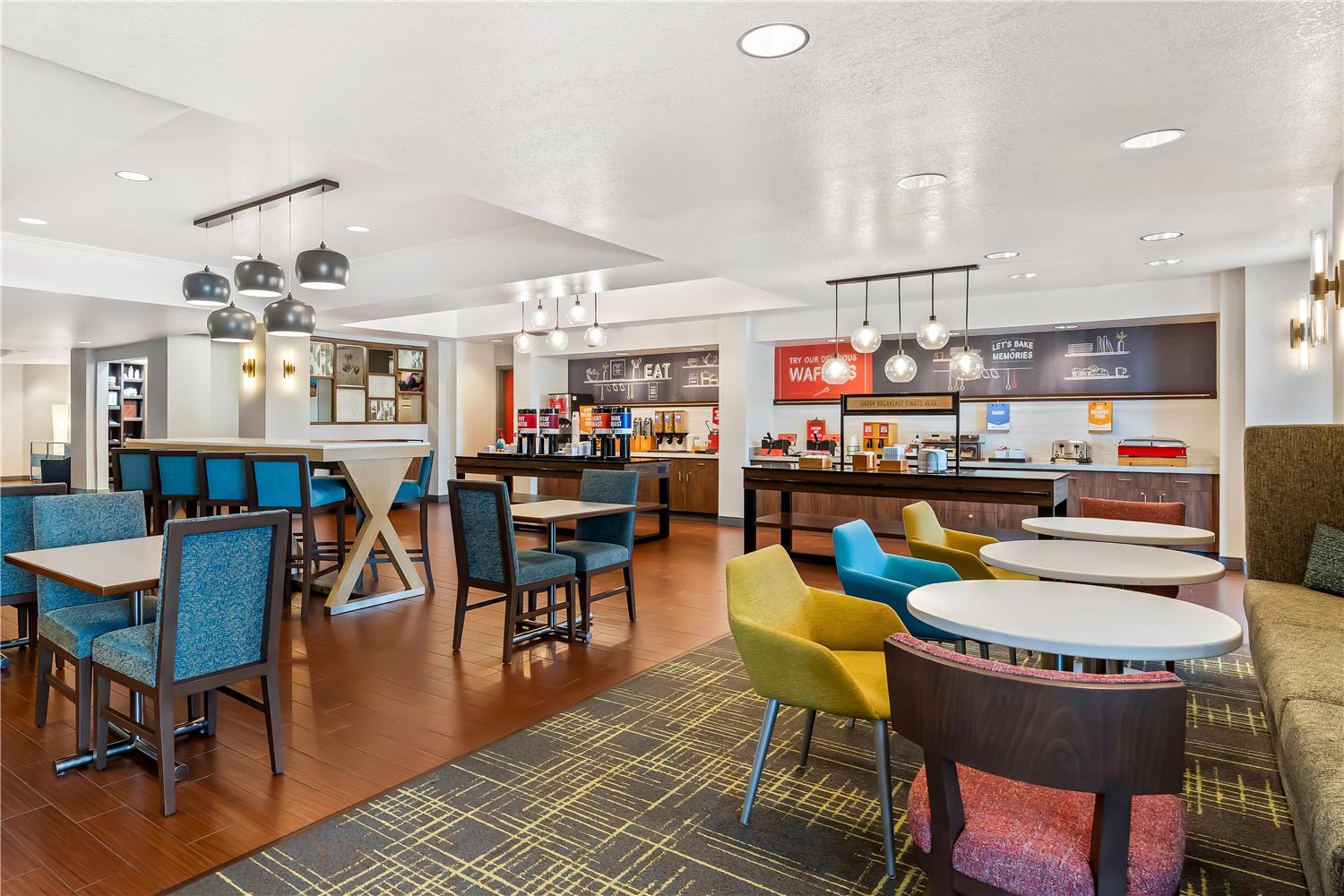 Фото Hampton Inn & Suites Lathrop