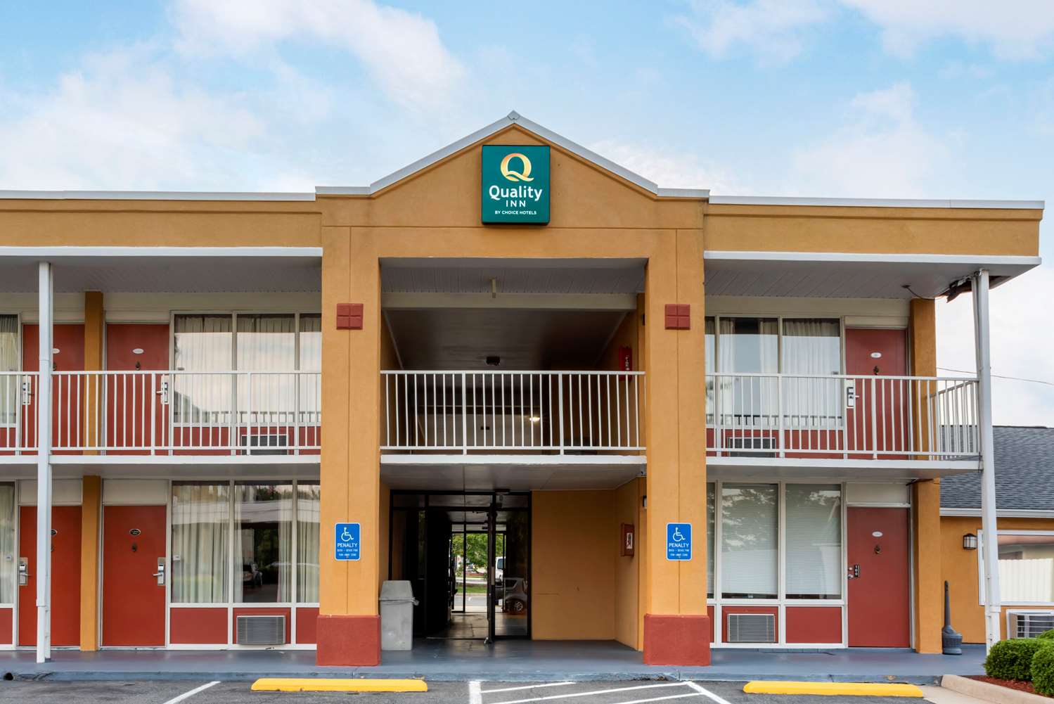 Фото Quality Inn Fredericksburg near Historic Downtown