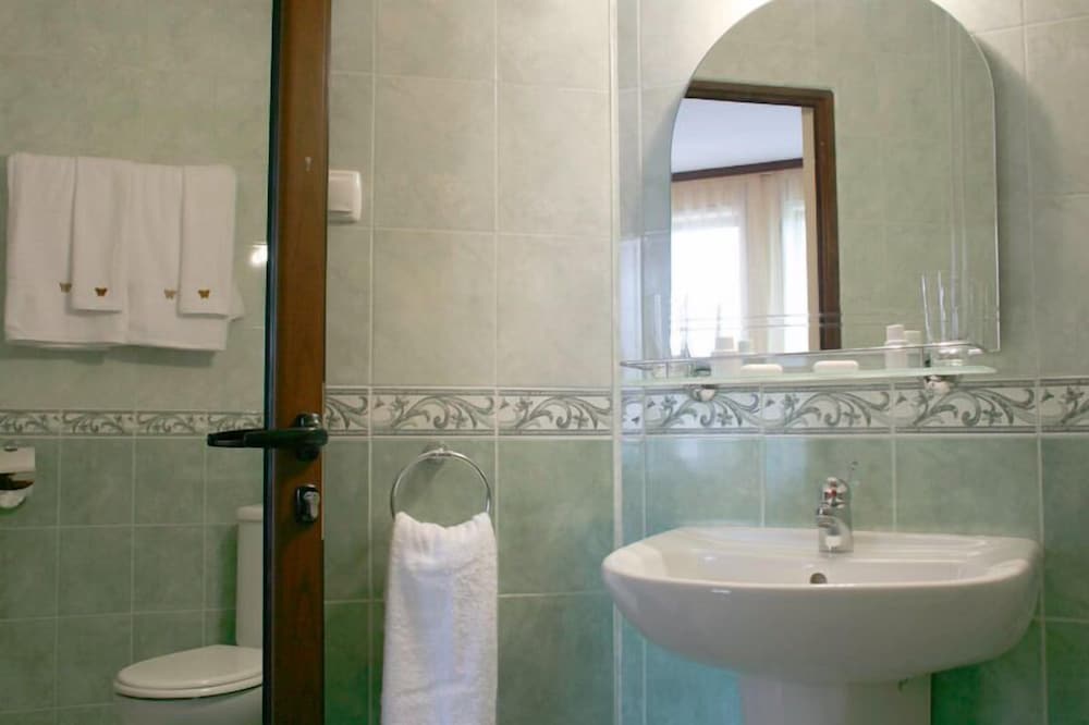 Фото Hotel Alafrangite