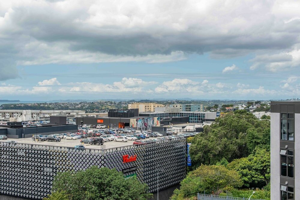 Фото Ramada by Wyndham Newmarket Auckland