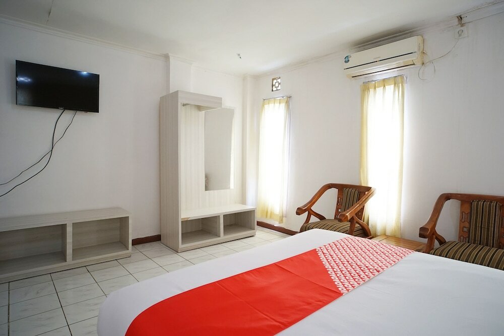 Фото Capital O 2885 Hemra Hotel