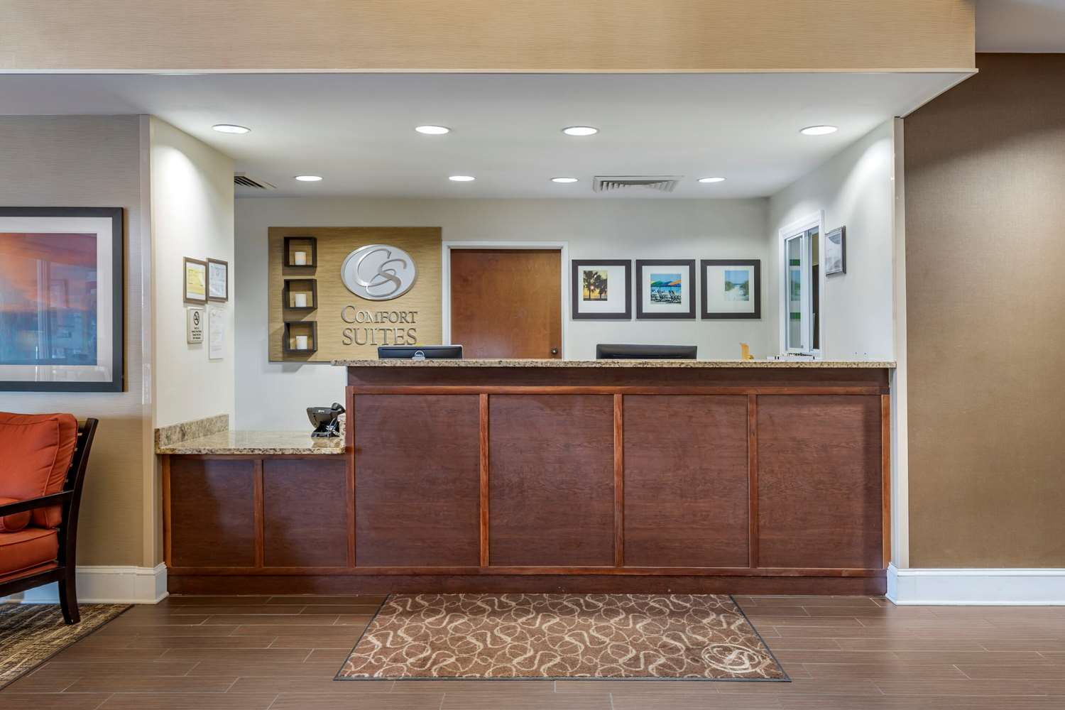 Фото Comfort Suites Myrtle Beach Central