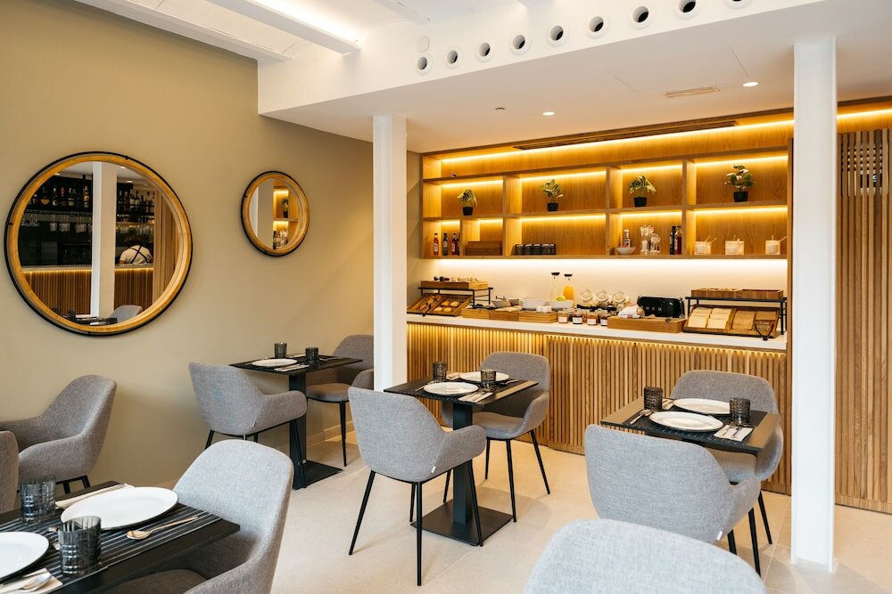 Фото Boutique Hotel Petit Montisión