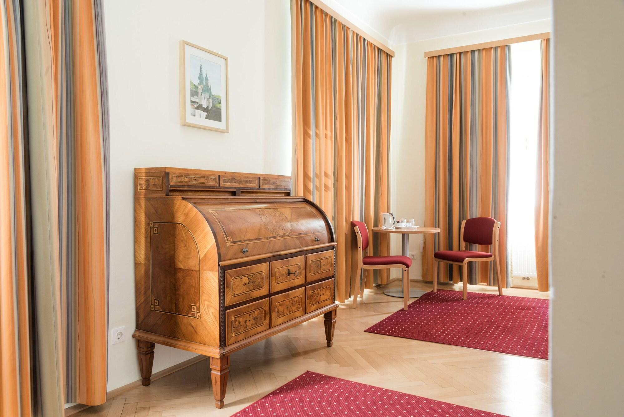 Фото Gästehaus im Priesterseminar Salzburg