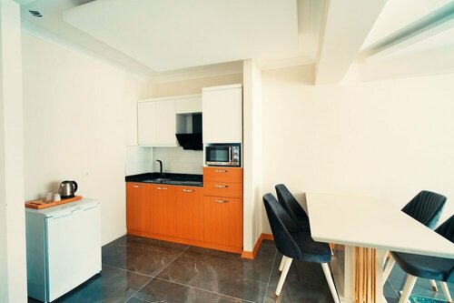 Гостиница Continent Luxury Suites в Адапазары