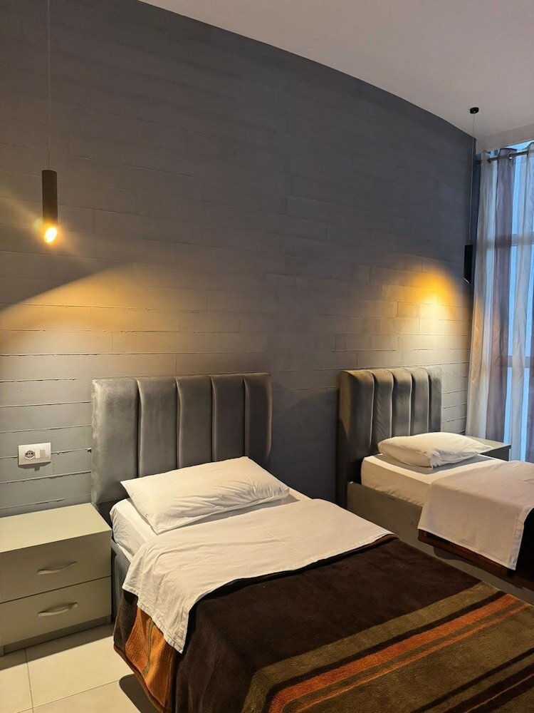 Фото Gjuta Hotel