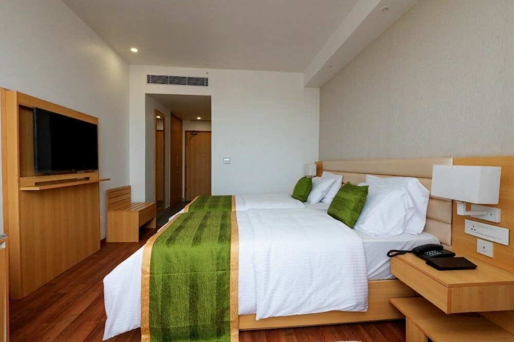 Фото Pushkara Sarovar Portico Dibrugarh