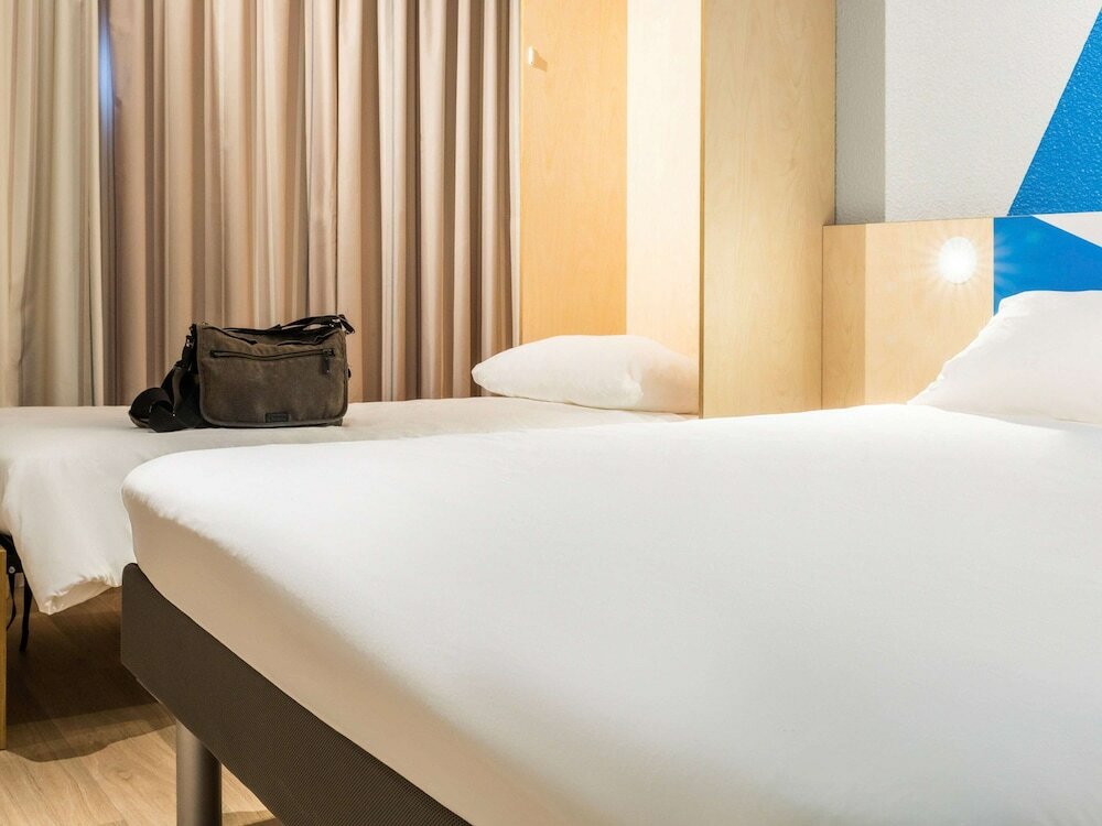 Фото Ibis Budget Tours Sud