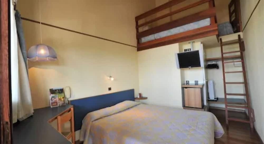 Фото Hotel Belvédère Cannes-Mougins