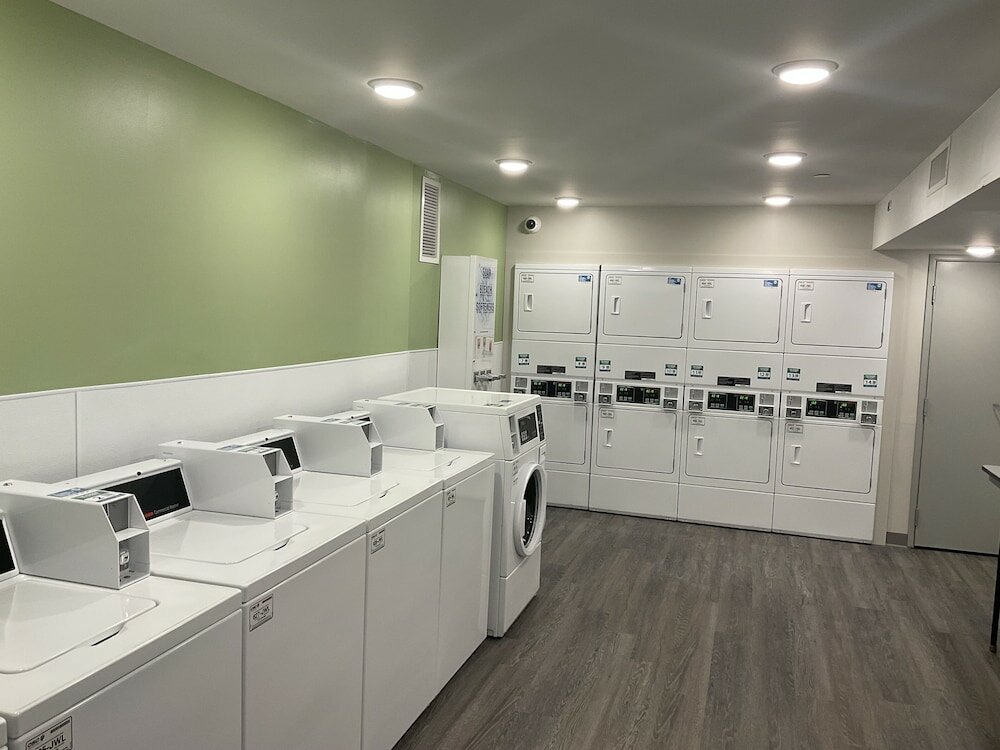 Фото Woodspring Suites Dearborn - Detroit