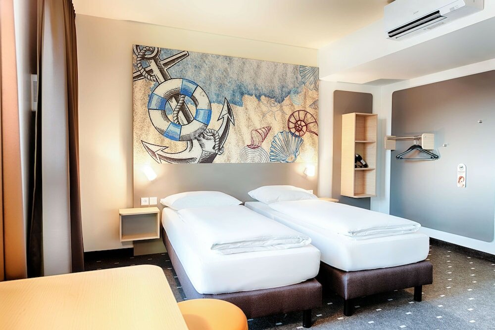 Фото B&b Hotel Emden