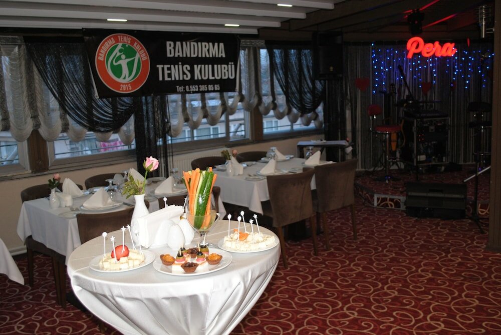 Фото Perama Hotel