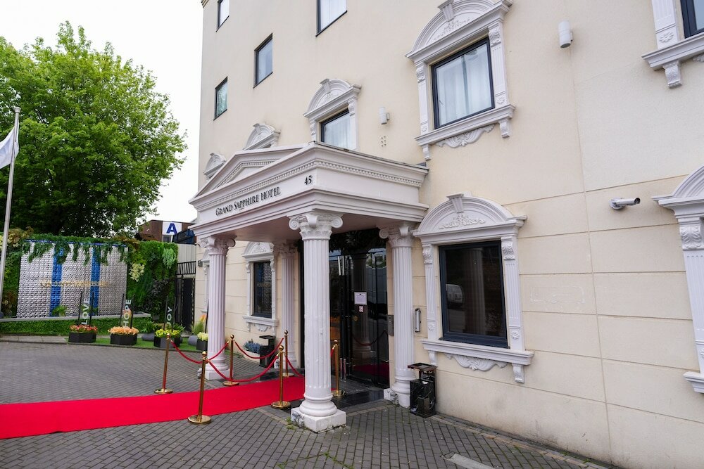 Фото Grand Sapphire Hotel