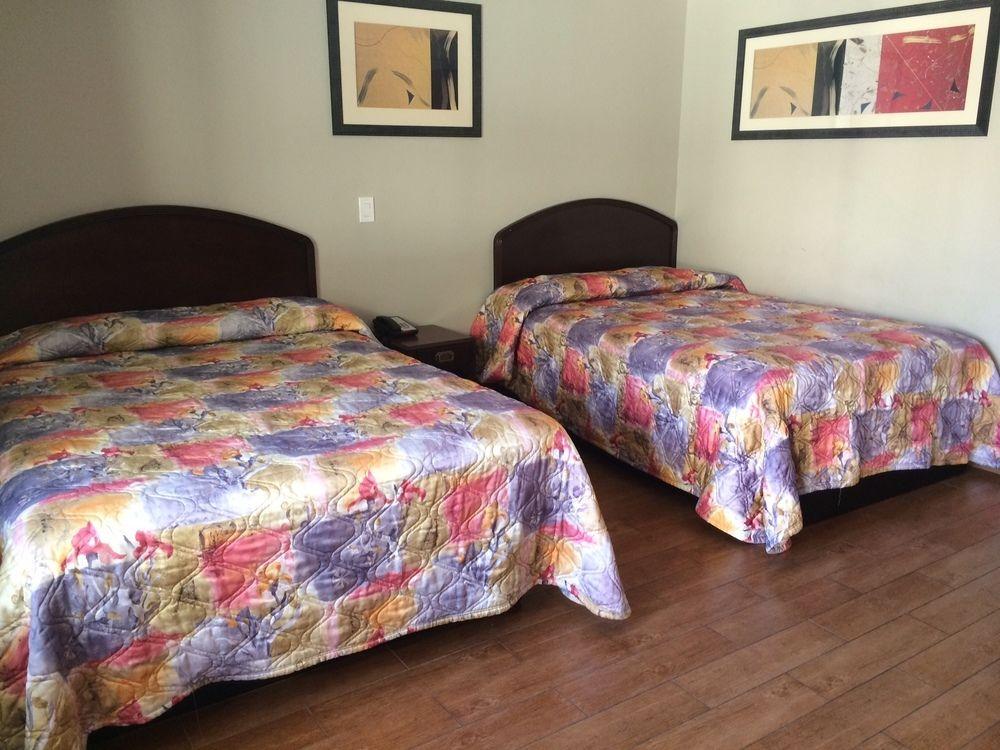 Фото Hyland Inn Long Beach