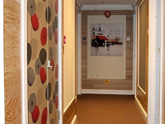 Фото Cheshire Hotel Central London