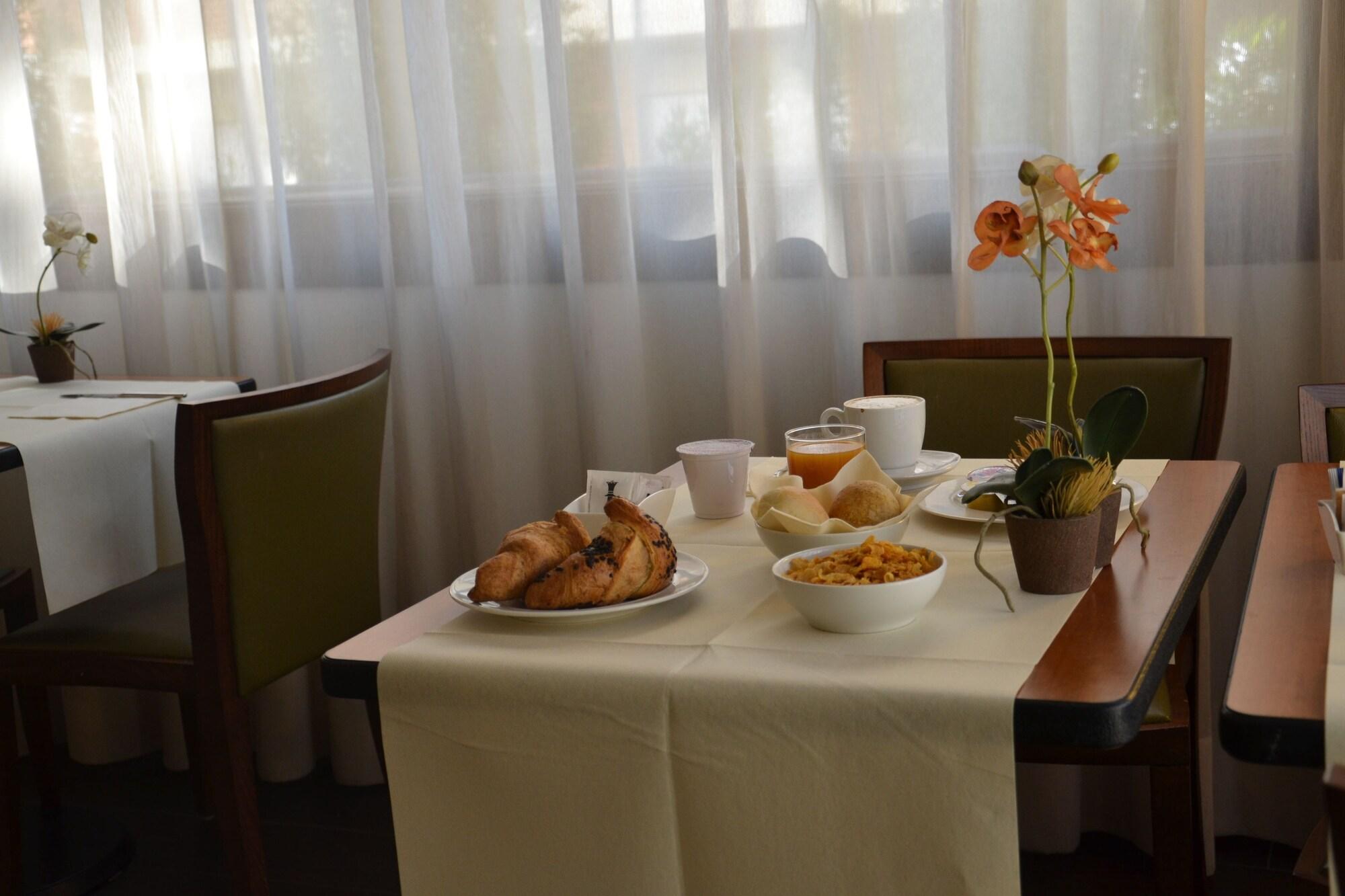 Фото Hotel Airone