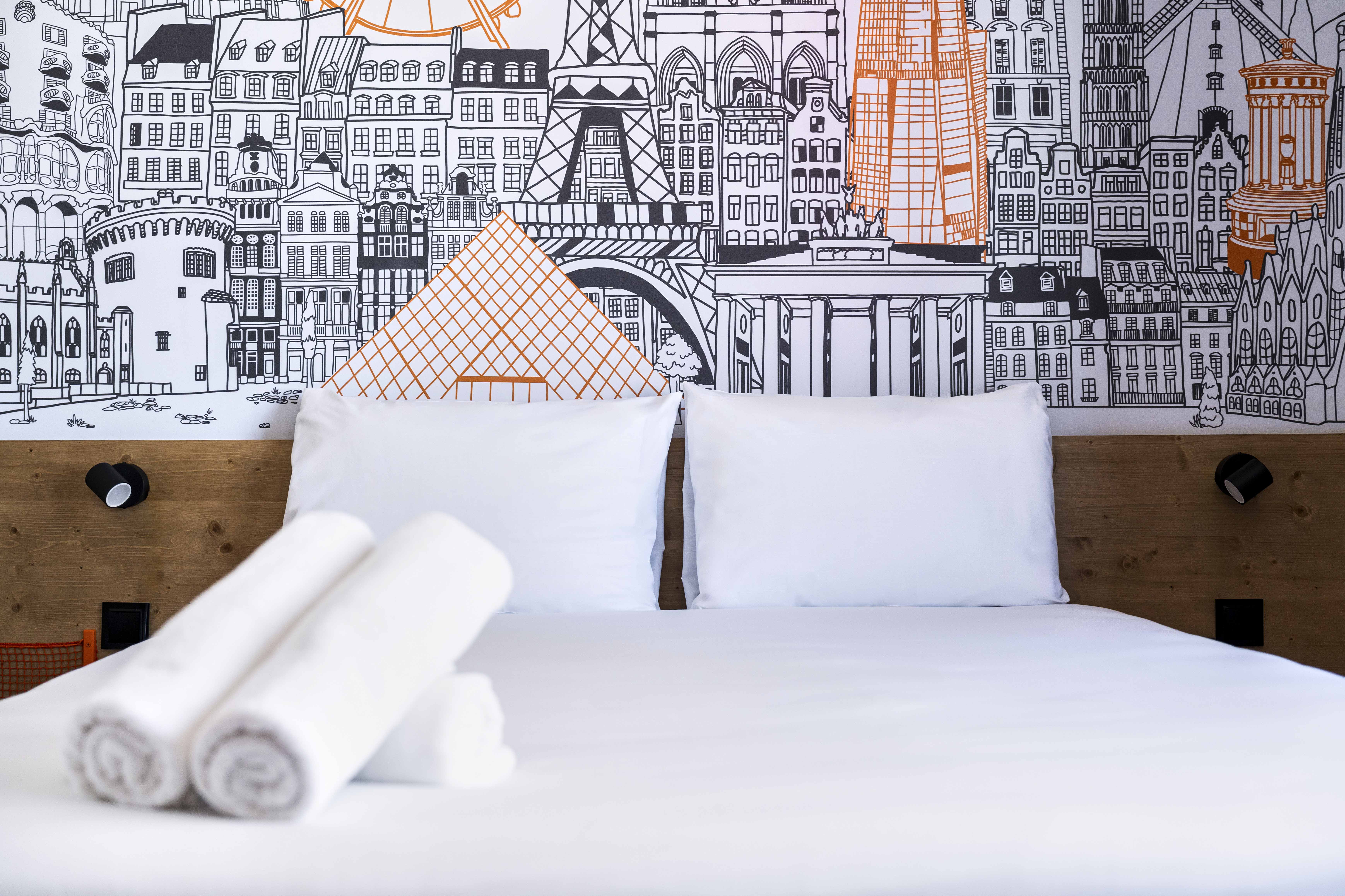 Фото EasyHotel Madrid Alcala