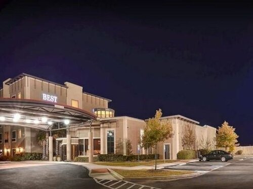 Внешний вид отеля Best Western Plus Lackland Hotel & Suites в Сан-Антонио, фото 1