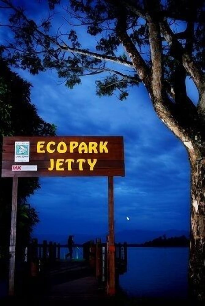 Фото Bukit Merah Laketown Resort