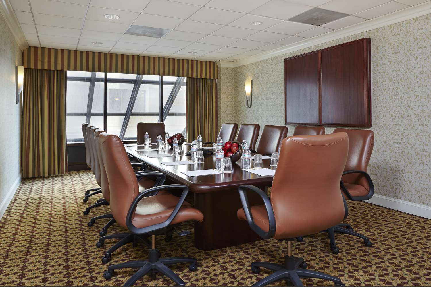 Фото DoubleTree by Hilton Washington Dc - Crystal City