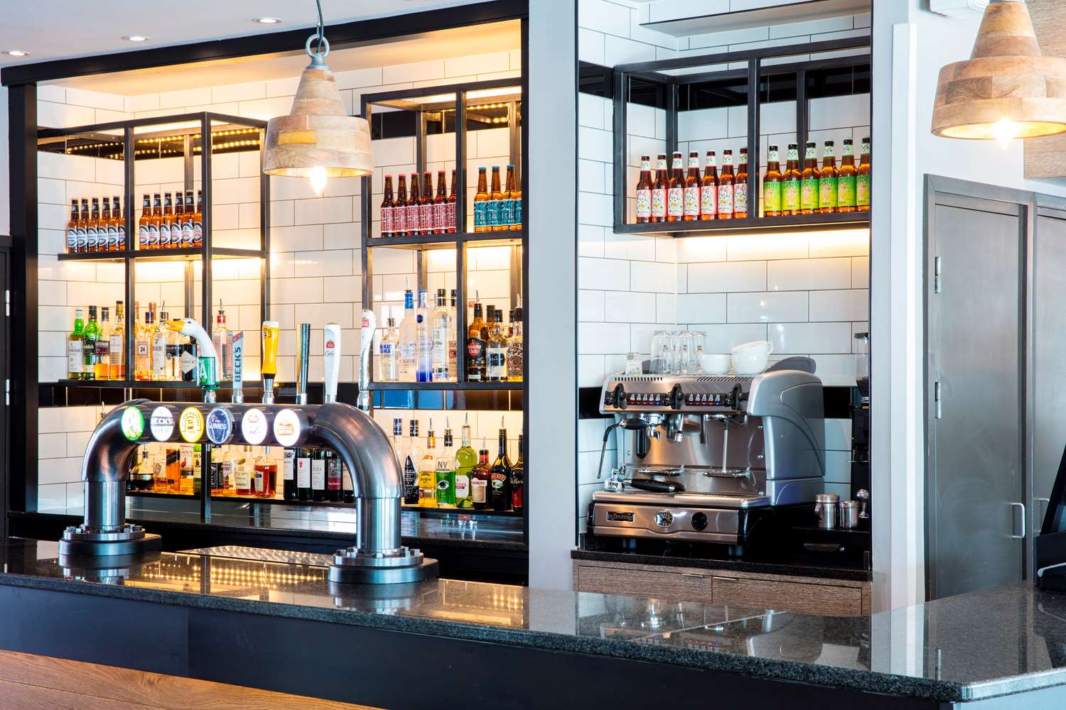 Фото Hilton Garden Inn Glasgow City Centre