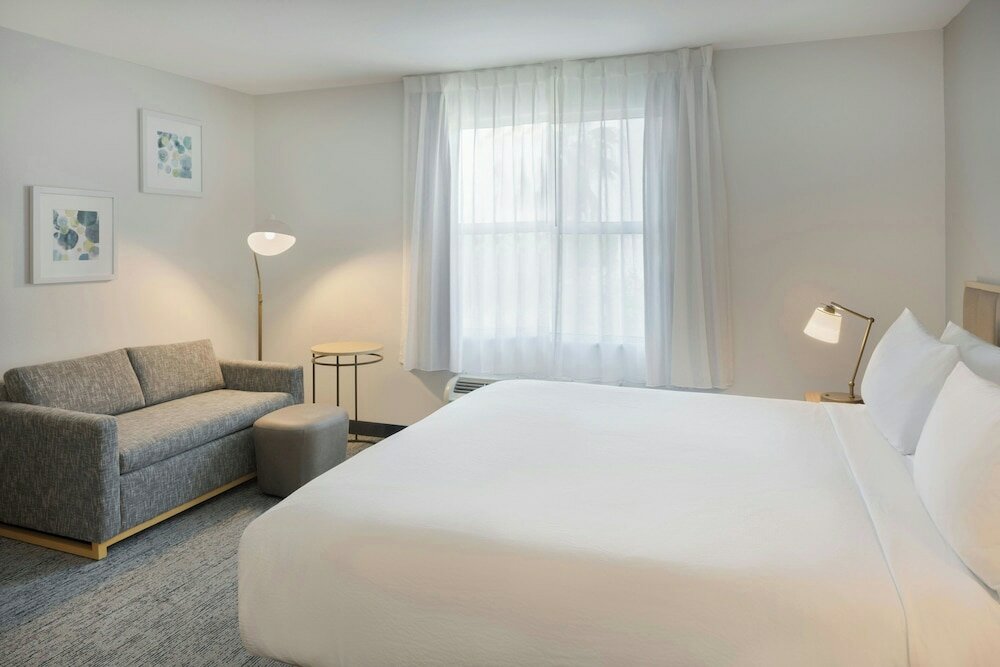 Фото TownePlace Suites by Marriott Tampa Westshore/Airport