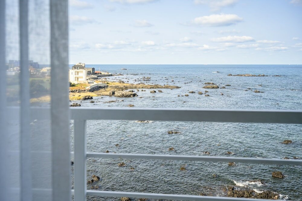 Фото On the Sea Pension