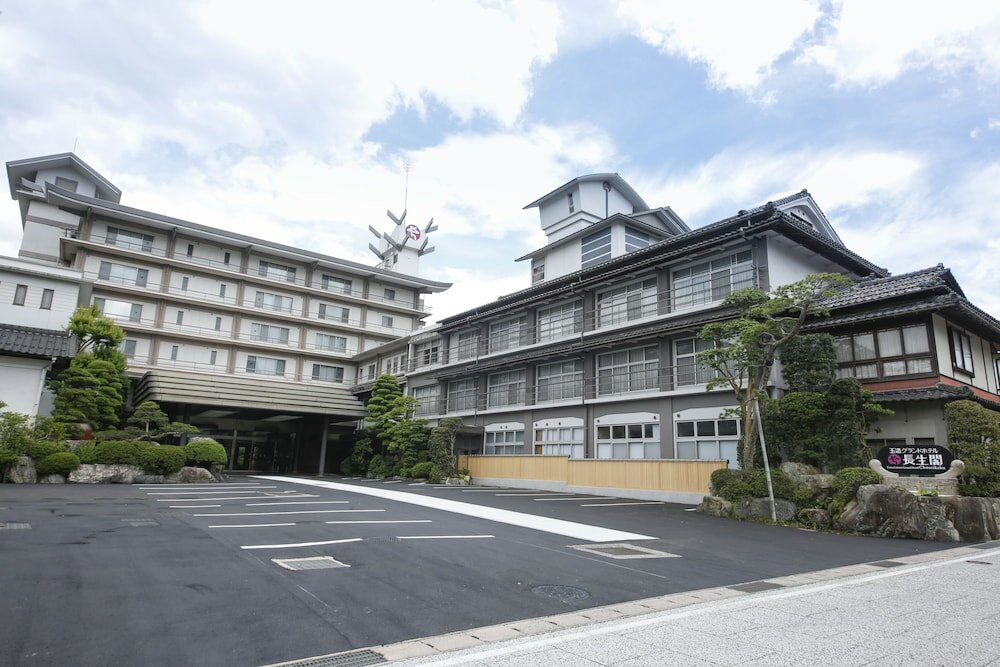 Фото Tamatsukuri Grand Hotel Choseikaku