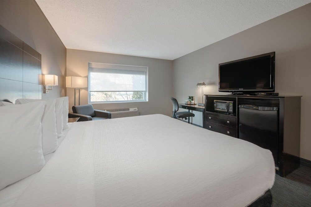 Фото Nisku Inn And Conference Centre