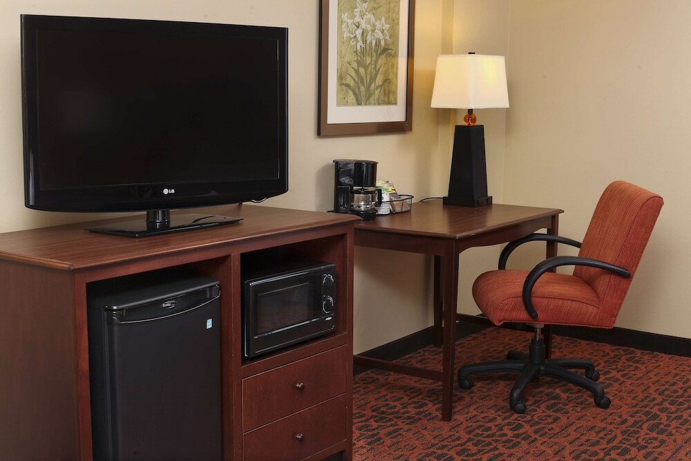 Фото Hampton Inn & Suites by Hilton Fargo Medical Center