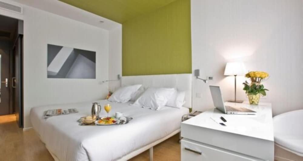 Фото Hotel Zentral Castellana Norte