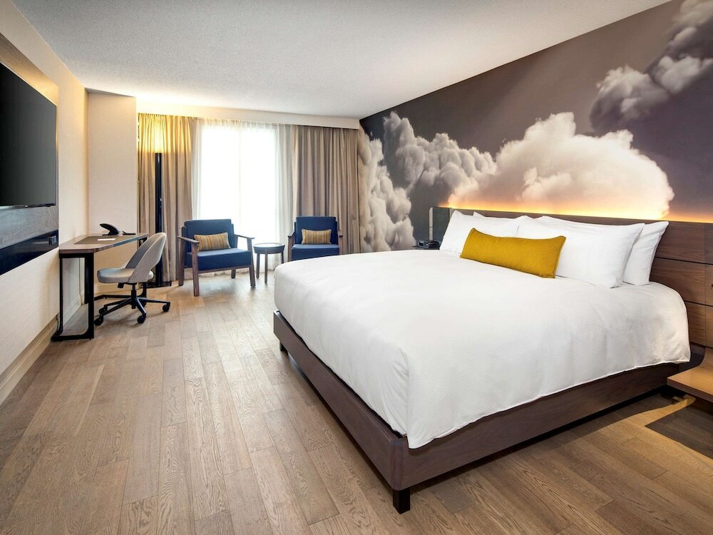 Фото Novotel Toronto Centre