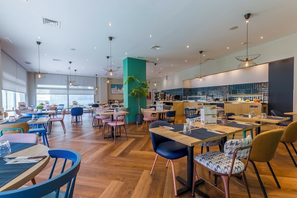 Фото Hotel Campanile Madrid - Alcalá de Henares