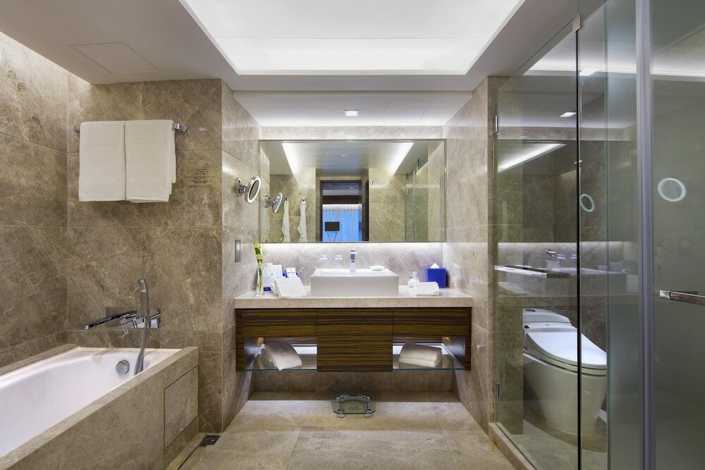 Фото New World Millennium Hong Kong Hotel