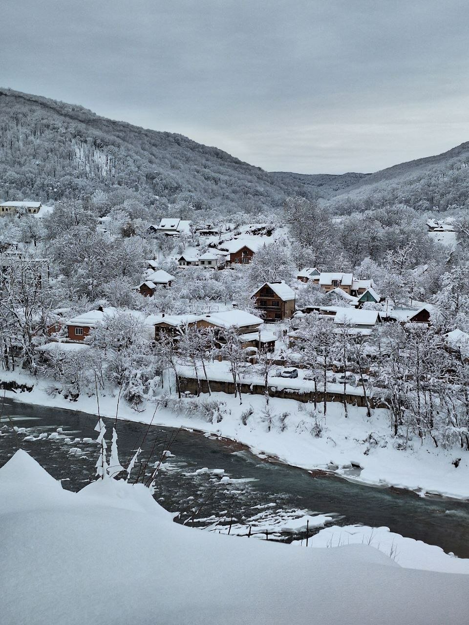 Фото Дом у реки