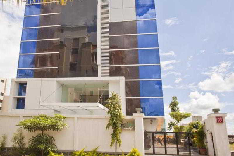 Фото New Leaf Hotel