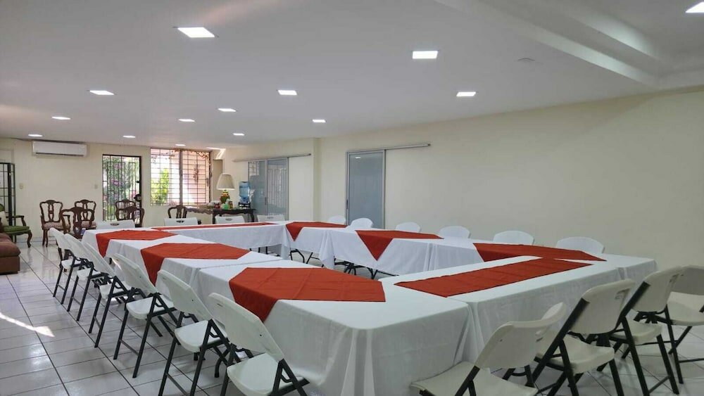 Фото Hotel Armonía Hostal