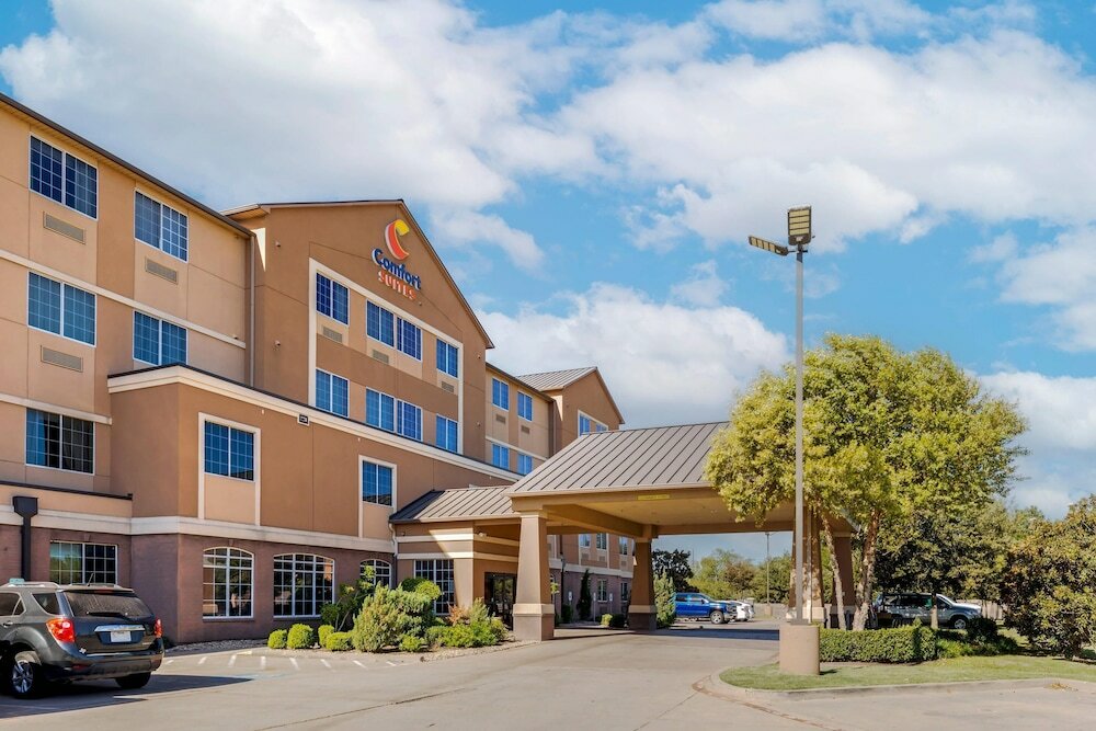 Фото Comfort Suites Waco North - Near University Area