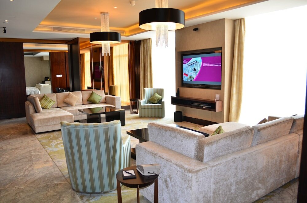 Фото Crowne Plaza Zhongshan Wing on City, an Ihg Hotel