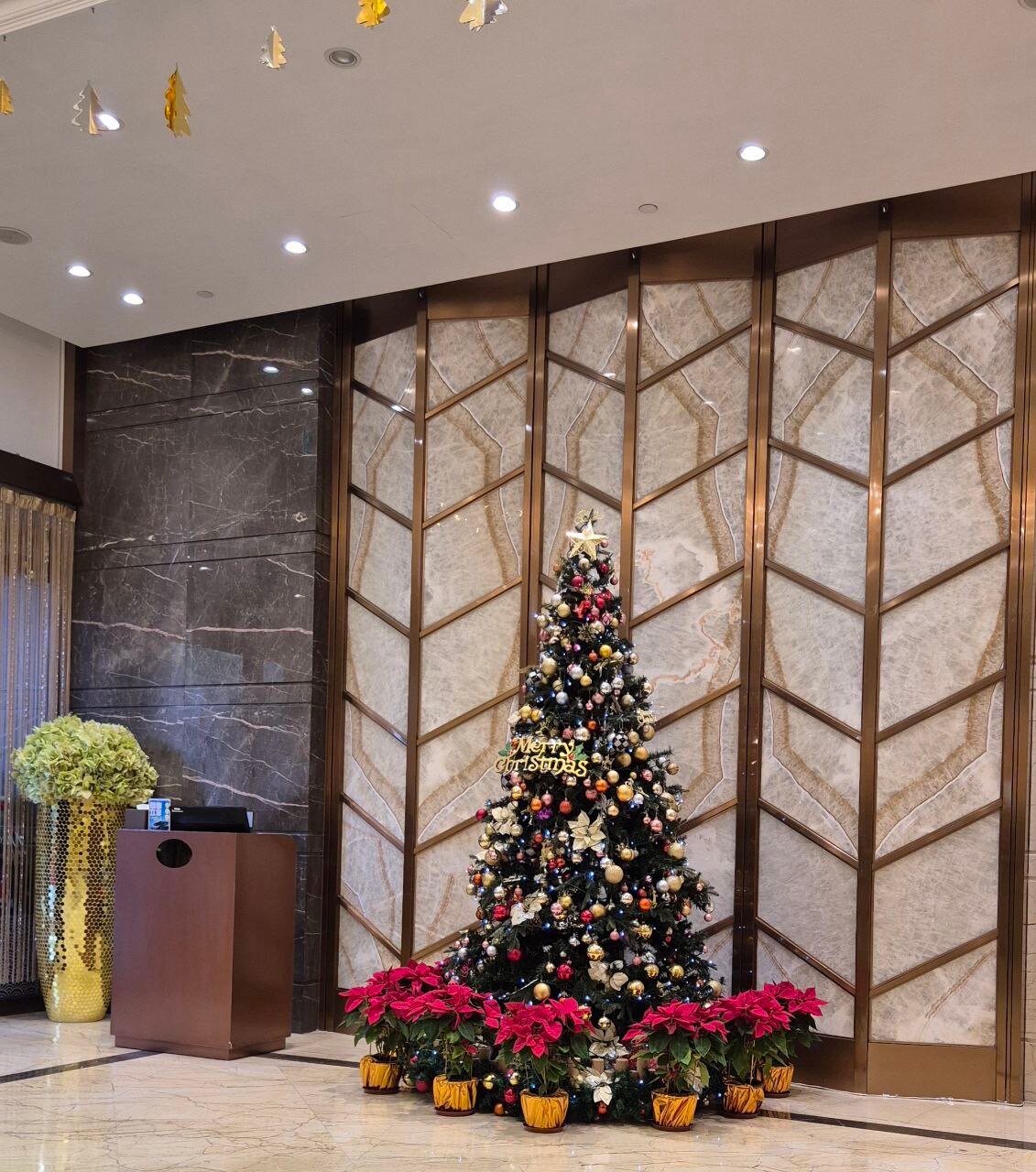 Фото Royal Dragon Hotel
