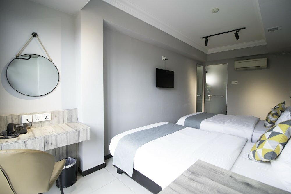 Фото Harbour Ville Hotel