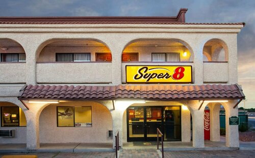 Гостиница Super 8 by Wyndham Las Vegas Nellis Afb Area в Норт-Лас-Вегасе
