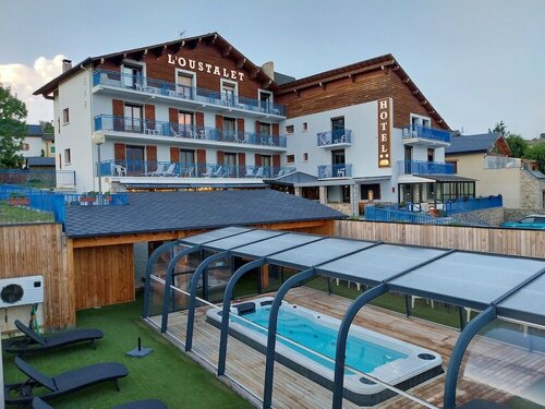 Гостиница Oustalet в Праде