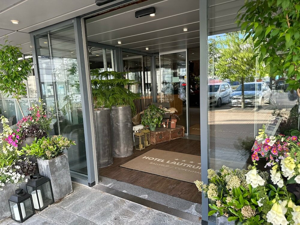 Фото Hotel Lautrup Park