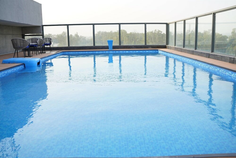 Фото Ramada Plaza by Wyndham Chandigarh Zirakpur